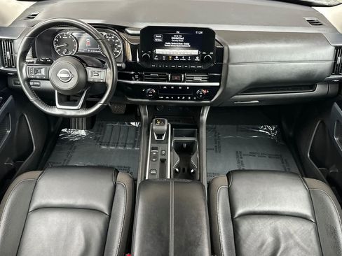 Used 2025 Nissan Pathfinder SL w/ Cargo Package image 3