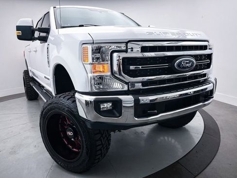 Used 2021 Ford F250 Lariat w/ FX4 Off-Road Package image 4