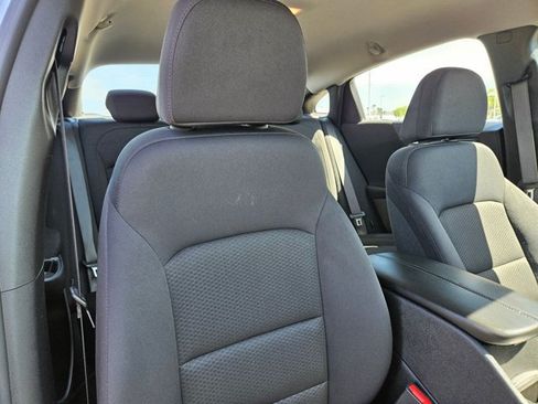 Used 2025 Chevrolet Malibu LT FWD image 11