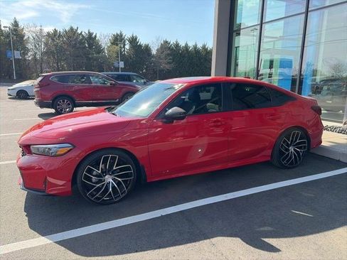 Used 2025 Honda Civic Sport Touring image 2