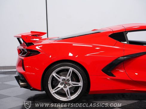 Used 2021 Chevrolet Corvette Stingray Preferred Cpe w/ Z51 Performance Package RWD image 24