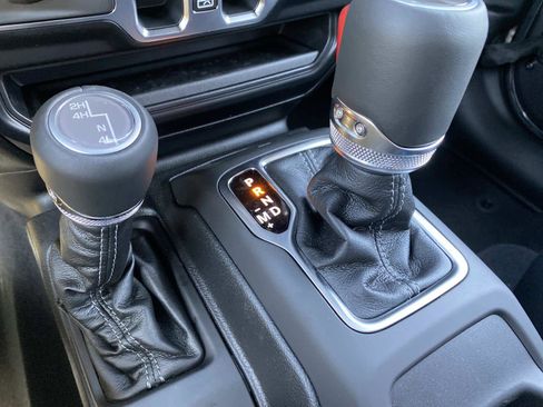 New 2026 Jeep Wrangler Unlimited Sahara AWD/4WD image 13