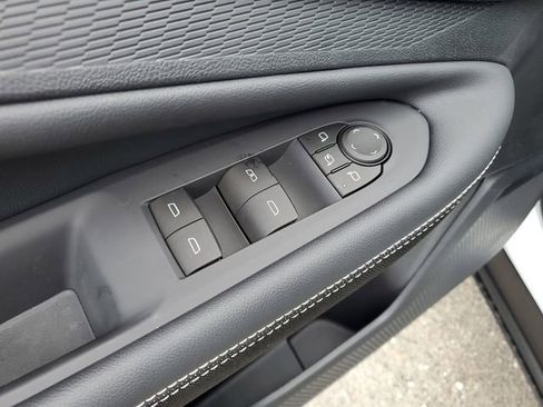 New 2025 Chevrolet Blazer EV LT image 18