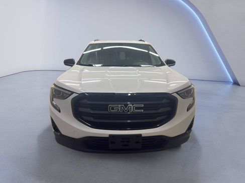 Used 2019 GMC Terrain SLT w/ Preferred Package FWD image 2