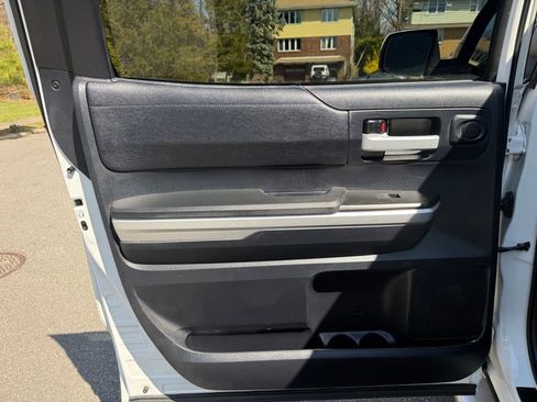 Used 2016 Toyota Tundra SR5 w/ TRD Off Road Package image 22