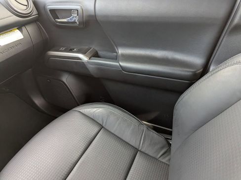 Used 2021 Toyota Tacoma Limited image 13