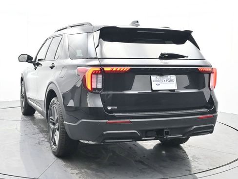 New 2026 Ford Explorer ST-Line w/ ST-Line Street Pack image 9