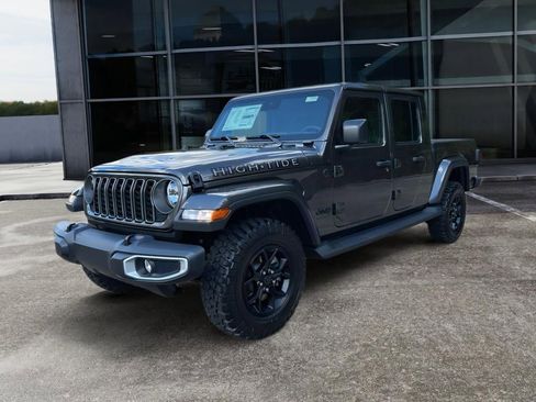 New 2025 Jeep Gladiator Sport image 3
