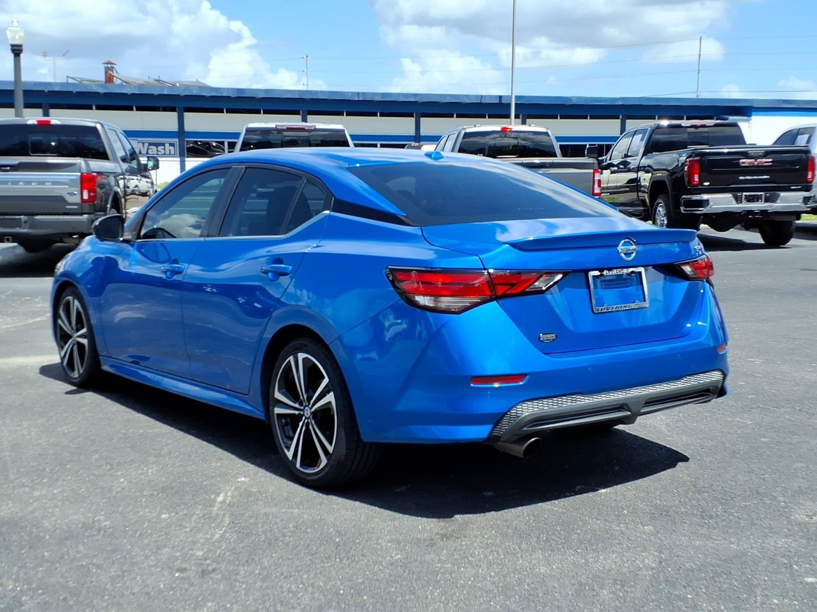 Used 2022 Nissan Sentra SR w/ SR Premium Package FWD image 3