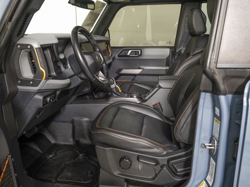 Used 2023 Ford Bronco Badlands w/ Sasquatch Package image 13