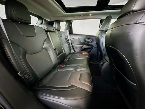 Used 2022 Jeep Cherokee Latitude Lux w/ Sun & Sound Group image 32