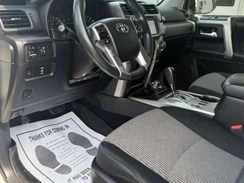 Used 2016 Toyota 4Runner SR5 AWD/4WD image 15