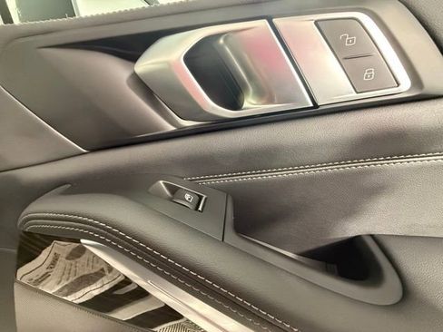 Used 2025 BMW X5 sDrive40i w/ Premium Package image 36