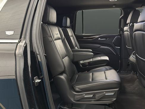 Used 2024 Cadillac Escalade ESV Luxury w/ LPO, Floor Liner Package AWD/4WD image 25