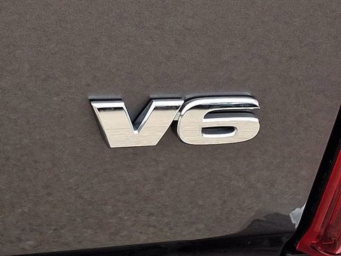 Used 2016 Toyota Tacoma SR5 w/ SR5 Appearance Package (SN) image 30