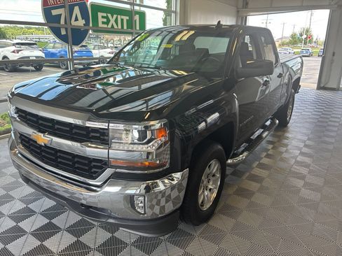 Used 2018 Chevrolet Silverado 1500 LT w/ All Star Edition AWD/4WD image 3