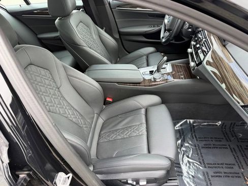 Used 2023 BMW 530i w/ Convenience Package RWD image 19