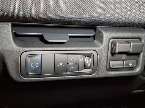 New 2026 GMC Sierra EV Elevation image 16