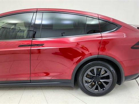 Used 2024 Tesla Model X image 11