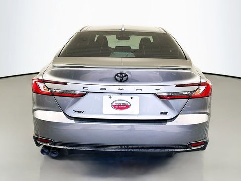 Used 2025 Toyota Camry SE w/ Convenience Package FWD image 6