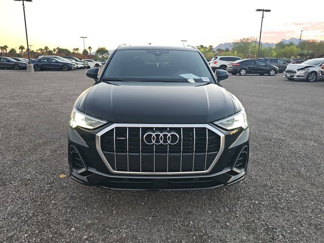 Used 2024 Audi Q3 2.0T Premium w/ Convenience Package AWD/4WD image 2