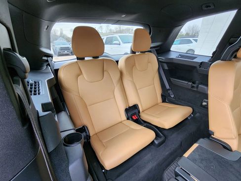 Used 2018 Volvo XC90 T6 Momentum w/ Convenience Package image 13
