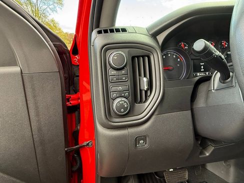 Certified 2019 Chevrolet Silverado 1500 Custom Trail Boss w/ Custom Convenience Package image 15