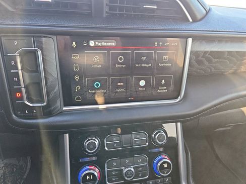 Used 2024 GMC Yukon Denali w/ Advanced Technology Package image 22