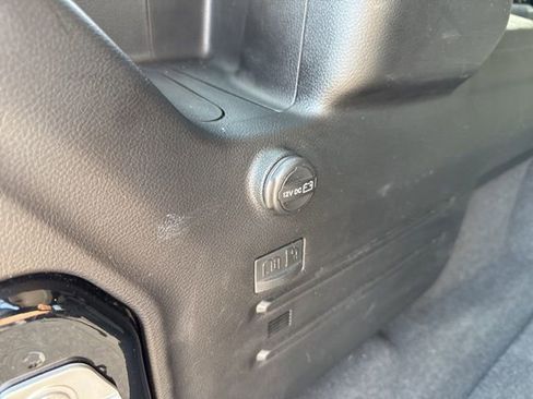 Used 2025 Jeep Wrangler Unlimited Sahara w/ Safety Group AWD/4WD image 25