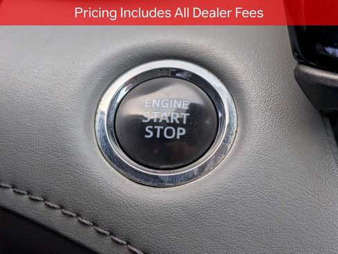 Used 2022 Toyota Highlander L FWD image 30