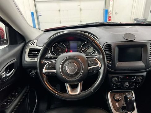 Used 2020 Jeep Compass Latitude AWD/4WD image 11