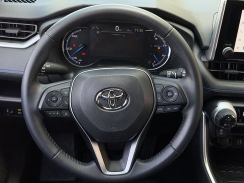 Used 2025 Toyota RAV4 SE AWD/4WD image 14