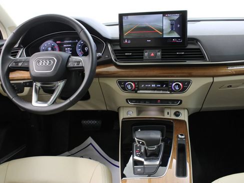 Used 2022 Audi Q5 2.0T Premium Plus w/ Premium Plus Package AWD/4WD image 9
