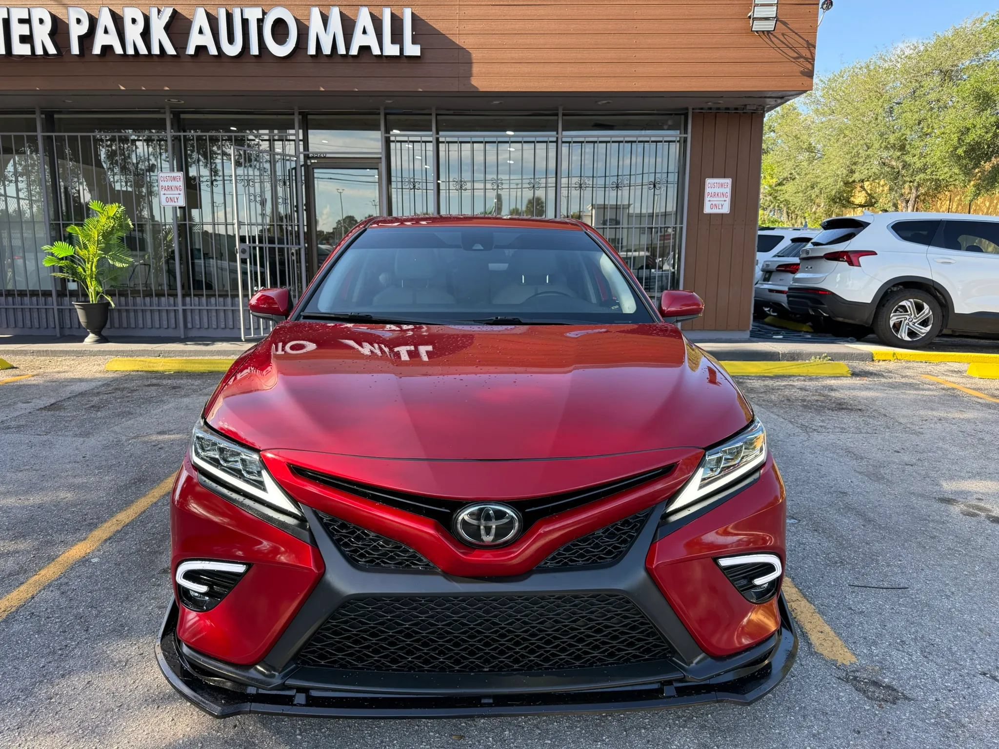 Used 2019 Toyota Camry SE FWD image 2