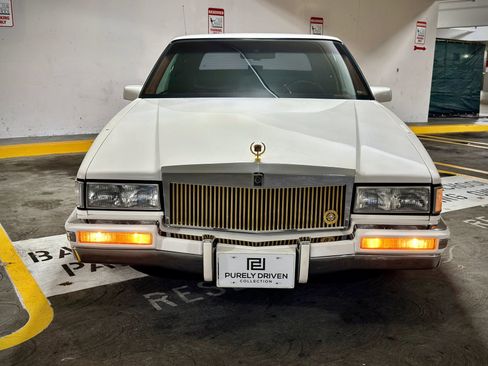 Used 1991 Cadillac Fleetwood Coupe image 4