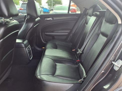 Used 2023 Chrysler 300 Touring L w/ Comfort Group image 18