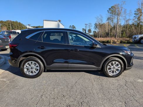 Certified 2023 Ford Escape Active w/ Tech Pack #2 image 3