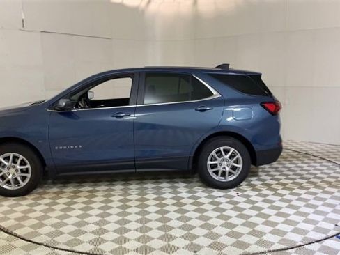 Used 2024 Chevrolet Equinox LT w/ LPO, Floor Liner Package image 5