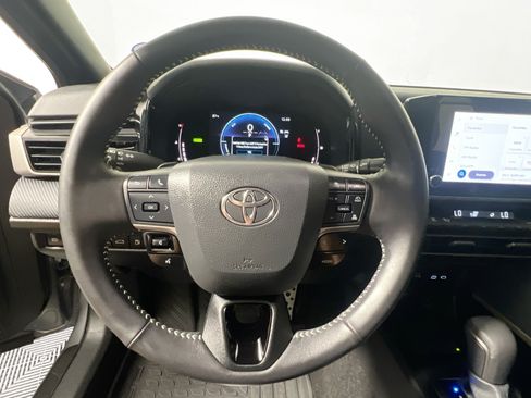 Used 2026 Toyota Camry SE FWD image 17
