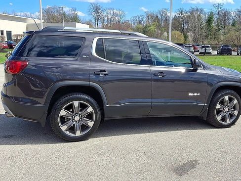 Certified 2019 GMC Acadia SLT w/ LPO, Floor Liner Package AWD/4WD image 9