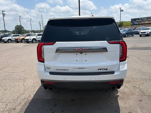 Used 2023 GMC Yukon XL AT4 AWD/4WD image 5
