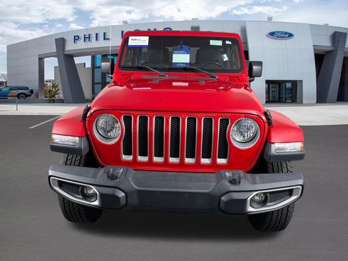 Used 2019 Jeep Wrangler Unlimited Sahara AWD/4WD image 8