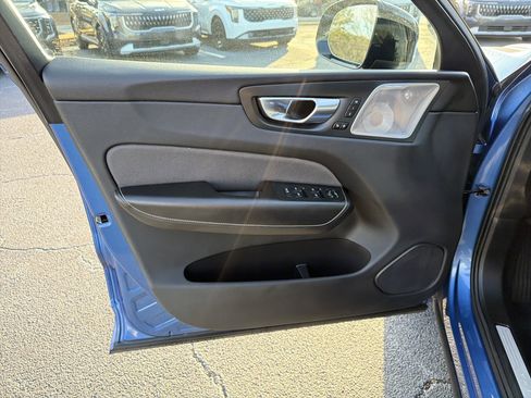 Used 2021 Volvo XC60 T5 R-Design image 9