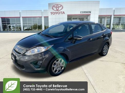 Used 2013 Ford Fiesta SE image 4