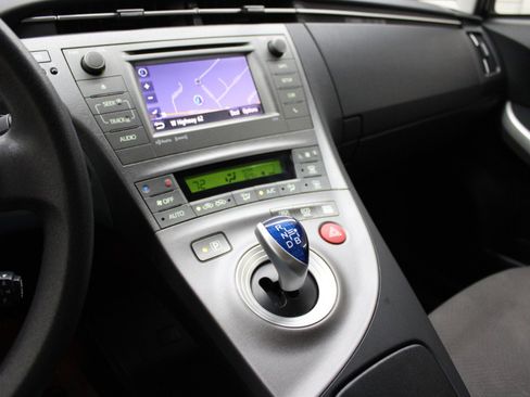 Used 2015 Toyota Prius Three image 19