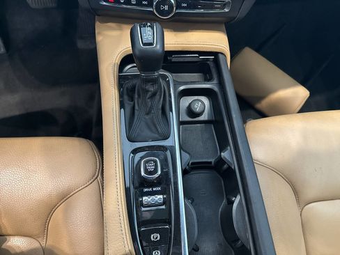 Used 2018 Volvo S90 T5 Momentum w/ Convenience Package image 23