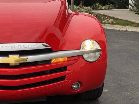 Used 2003 Chevrolet SSR w/ Preferred Equipment Group image 6