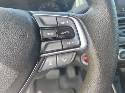 Used 2018 Honda Accord LX image 25
