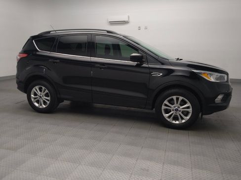 Used 2018 Ford Escape SE image 11