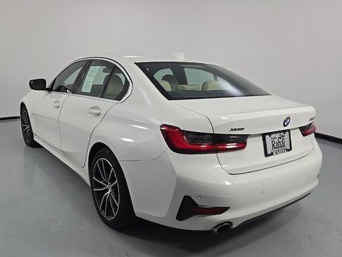 Used 2019 BMW 330i xDrive Sedan w/ Premium Package image 8